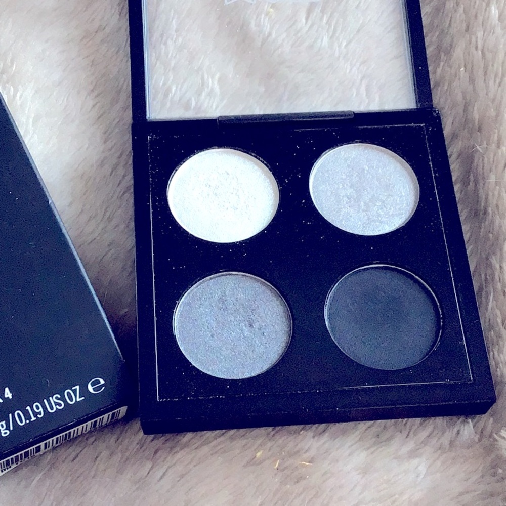 MAC Melt My Heart Eyeshadow Palette x Smoky Eyes swatched in box
